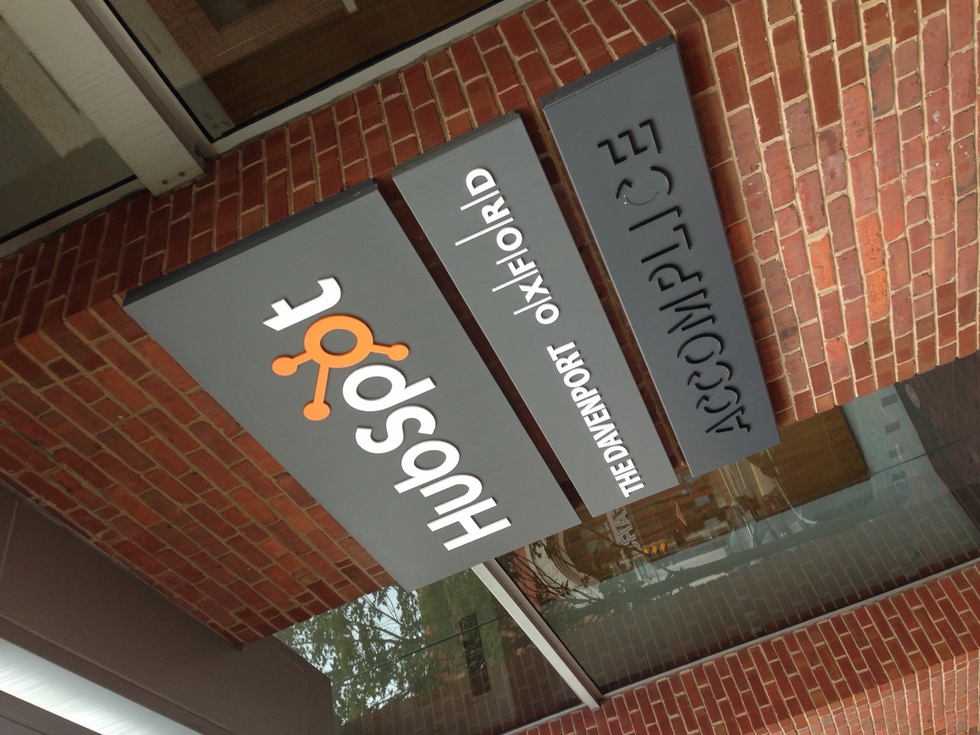 HubSpot signage at the Oxford office